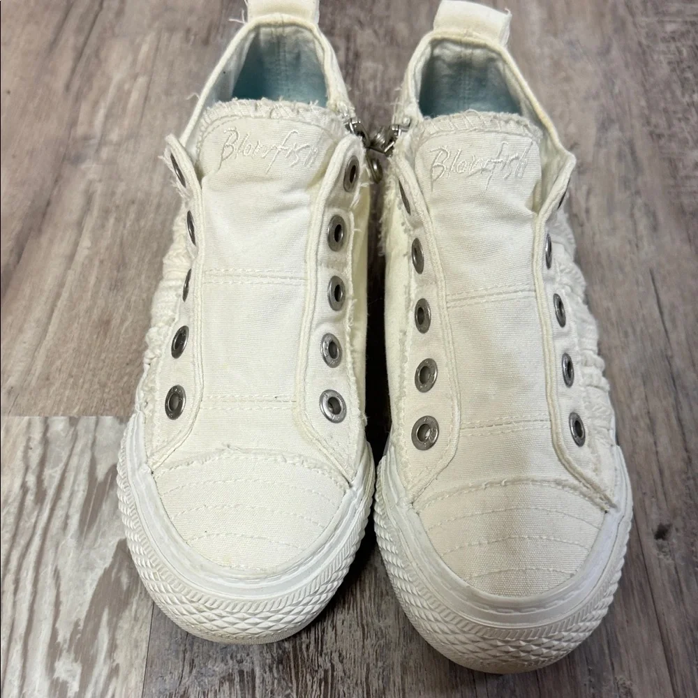 Blowfish White Canvas Slip-On Sneakers with Teal Logo - Picture 3 of 3
